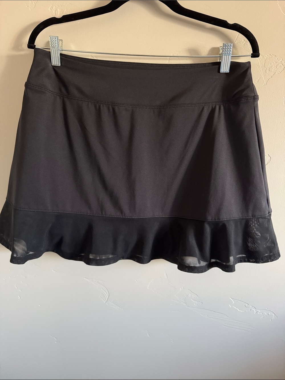Tommy bahama black activewear skirt
